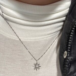 10K white gold northern star Elegant Pendant Necklace